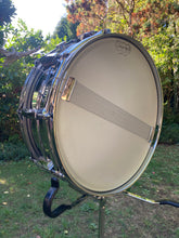 Load image into Gallery viewer, 1968 Ludwig Supraphonic 400
